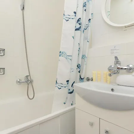 Jasny Apartament Blisko Plazy W Sopocie By Rent Like 아파트 *